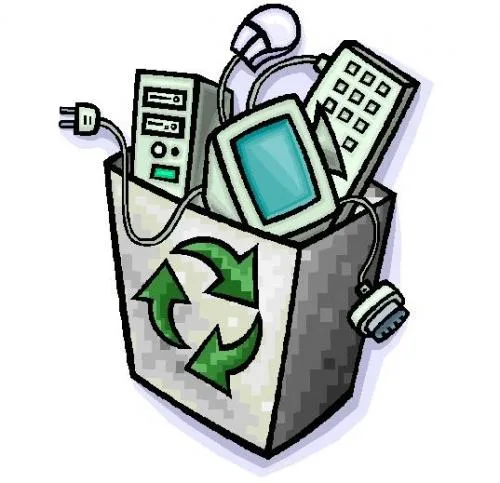 Cestino con rifiuti elettronici da riciclare
