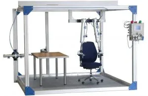 Macchinario che fa test sulla durabilità dei mobili di arredamento