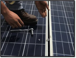 montaggio di un pannello fotovoltaico resistente agli uragani
